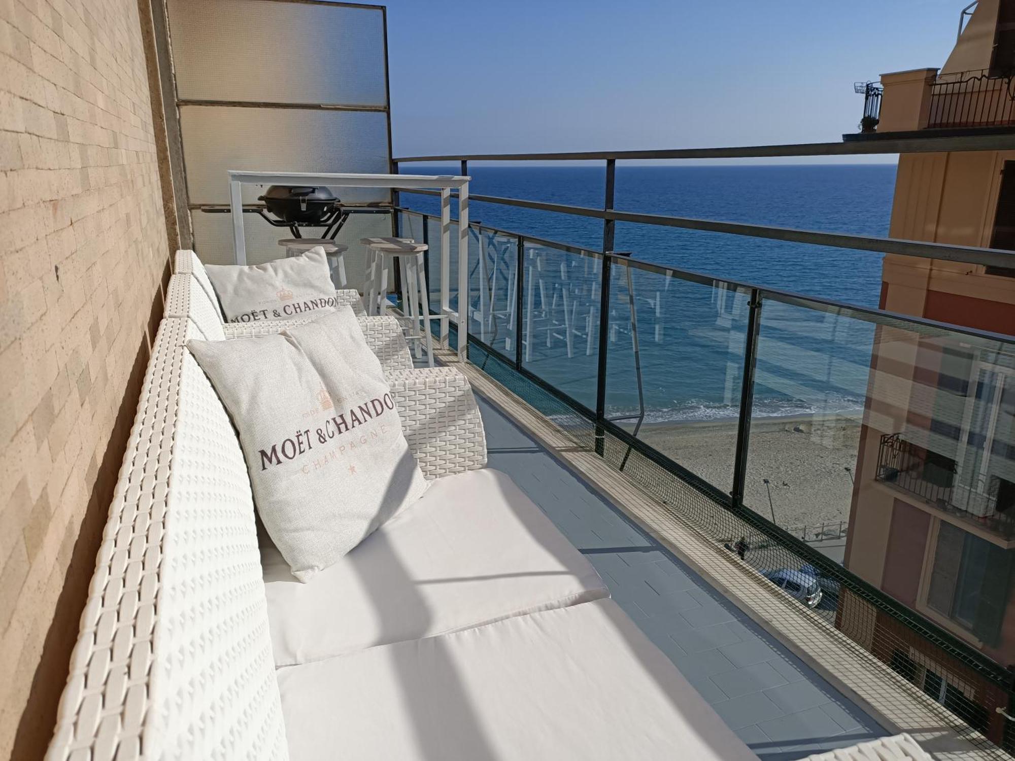 萨沃纳Casa Di Noemi - Seafront With Parking公寓 外观 照片